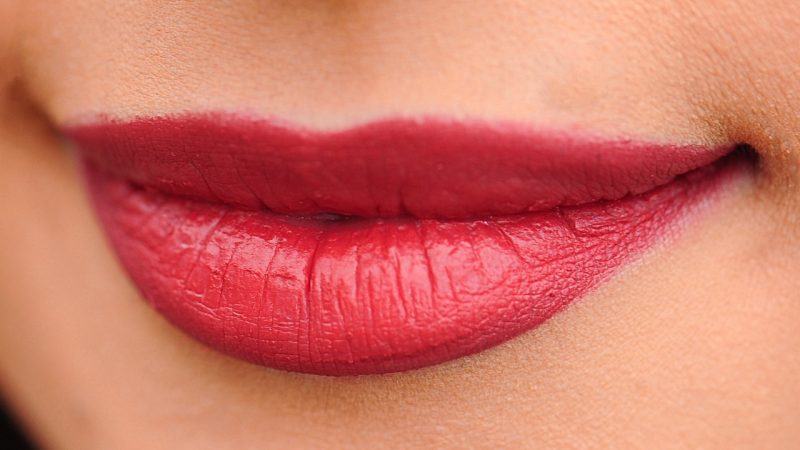 Natürliche Lippen: Trends und Tipps für 2024